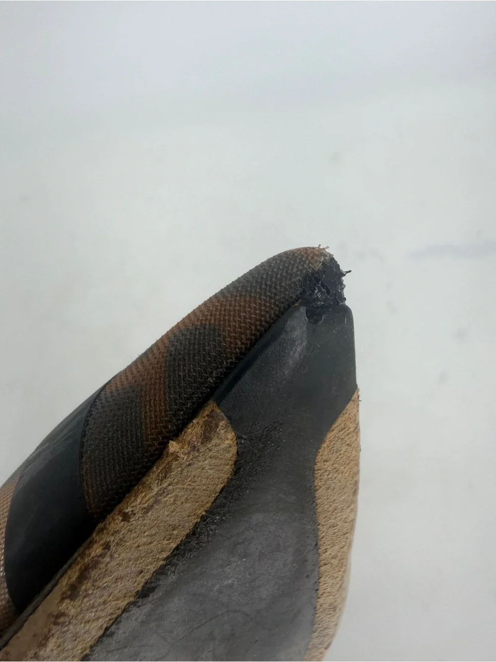 Fendi Colibrì Leather Ballet Flats in Brown/Black Size 38.5